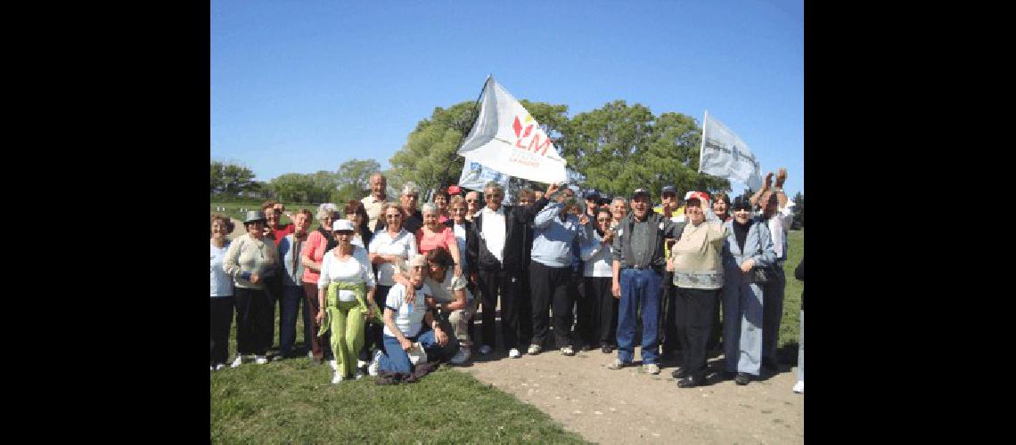 Los abuelos disfrutaron en la vecina ciudad Prensa 