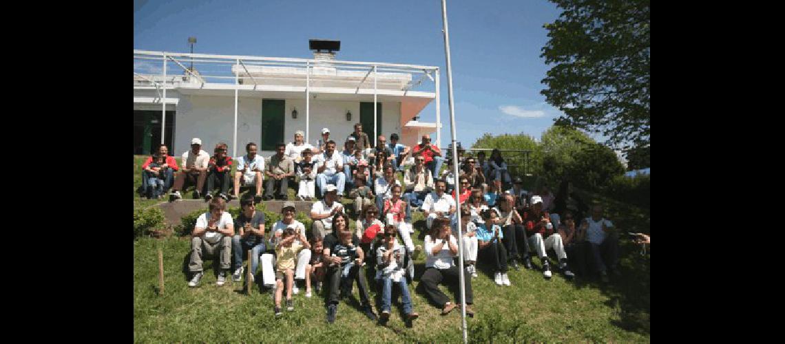 Alrededor de setenta perros y novicios jugaron en Estudiantes Claudio MartÃ­nez 