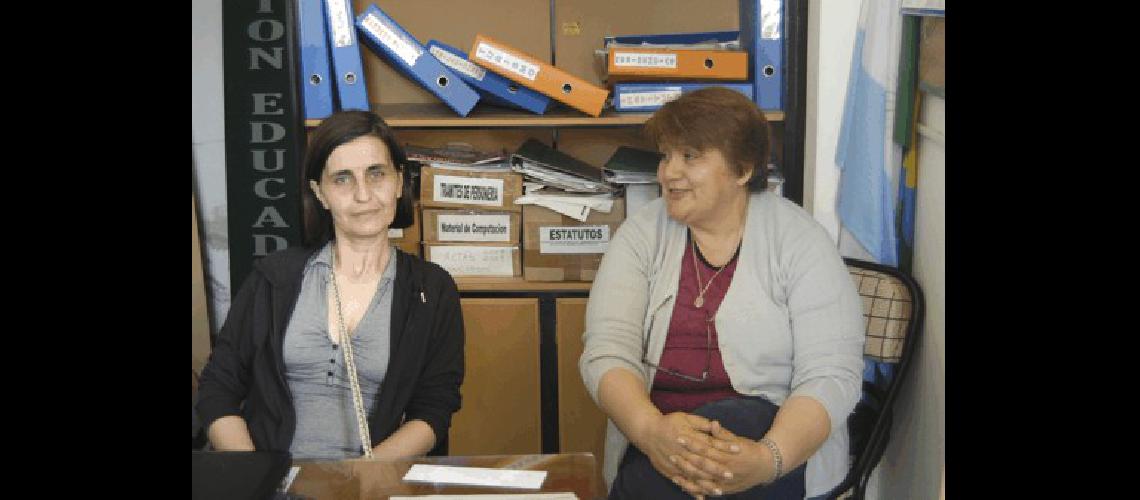 Desde la FEB UEL Laura Scazzola Secretaria Gremial y MarÃ­a del Carmen Cepeda Secretaria General condenaron la presiÃ³n que se habrÃ­a ejercido sobre los maestros 