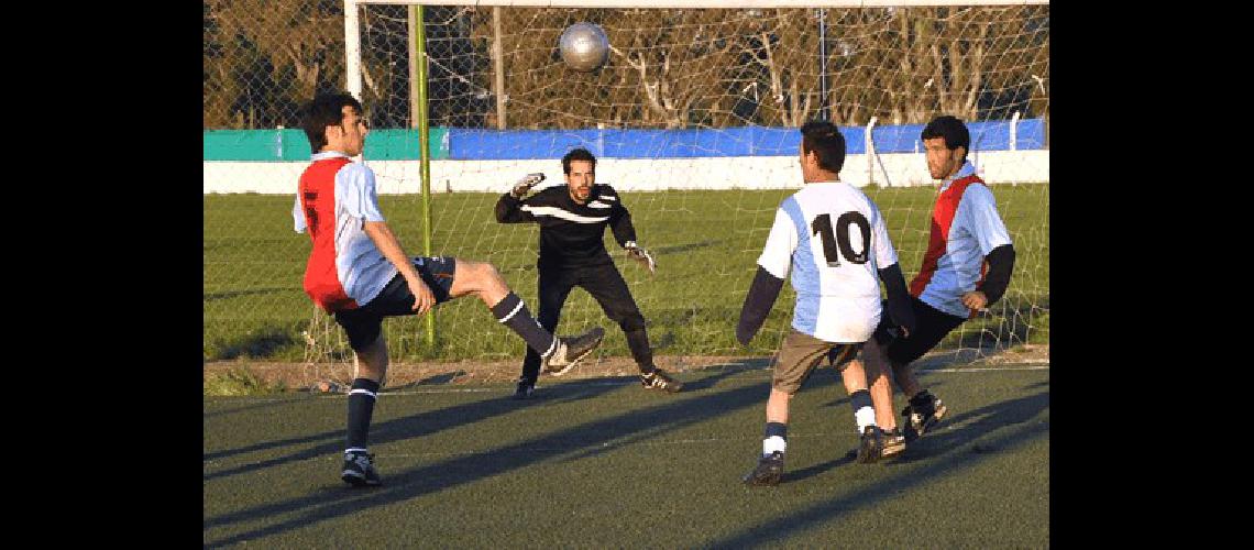 HabrÃ dos partidos en la Liga B y cuatro en la Liga A con el objetivo del ascenso  Archivo  Claudio MartÃ­nez 