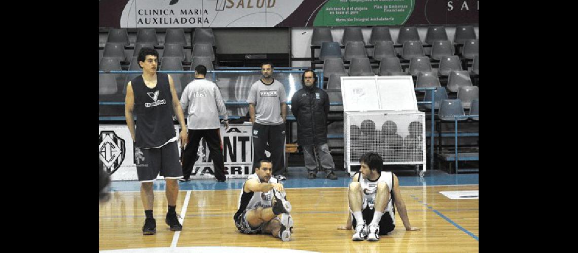 El equipo albinegro se viene entrenando durante la semana en el Gran Gimnasio del Parque Carlos Guerrero Carlos RamÃ­rez 