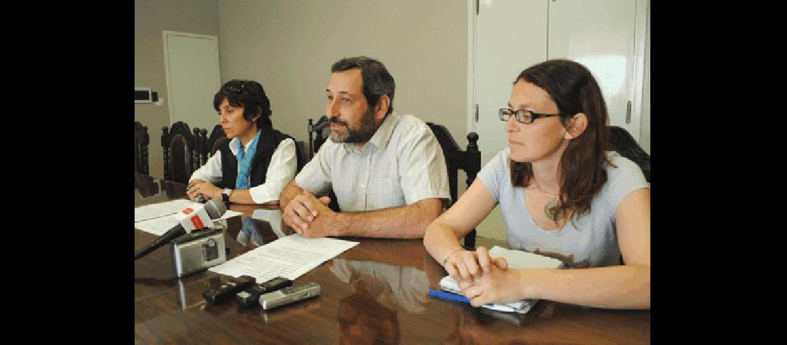 Los funcionarios municipales adelantaron detalles del nuevo programa de becas 