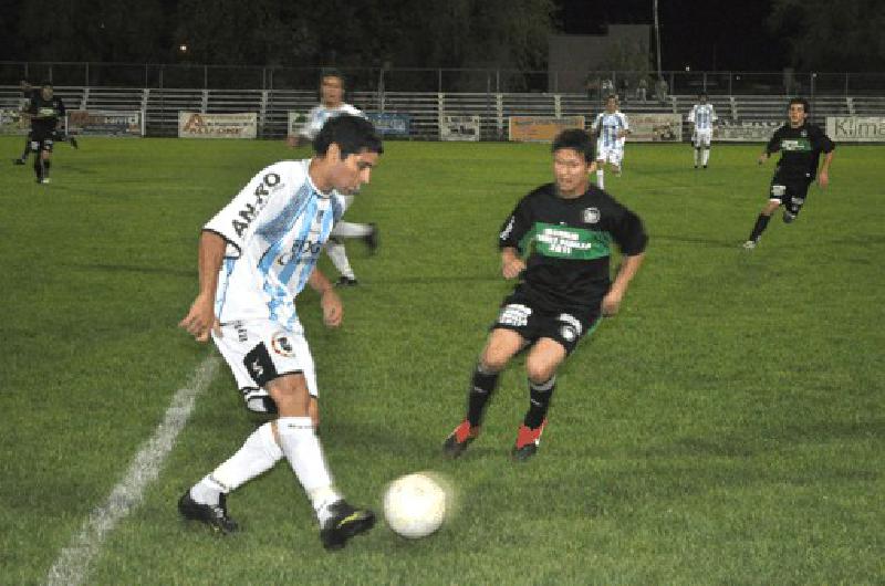 Ferro viene de eliminar a Villa Mi SerranÃ­a Archivo 