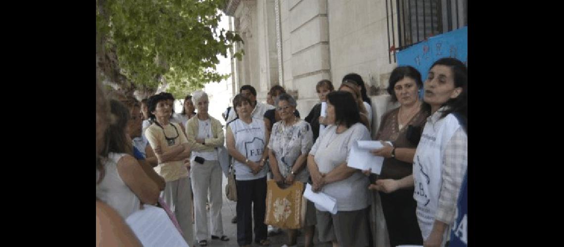 FEB y Suteba realizarÃ�n una jornada de protesta en la plaza San MartÃ­n 