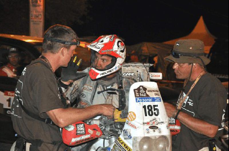 La tercera etapa del Dakar 2011 quedÃ³ en la historia para Barbery por ser el dÃ­a que mÃ�s anduvo arriba de una moto Fotos Lucas Pagano 