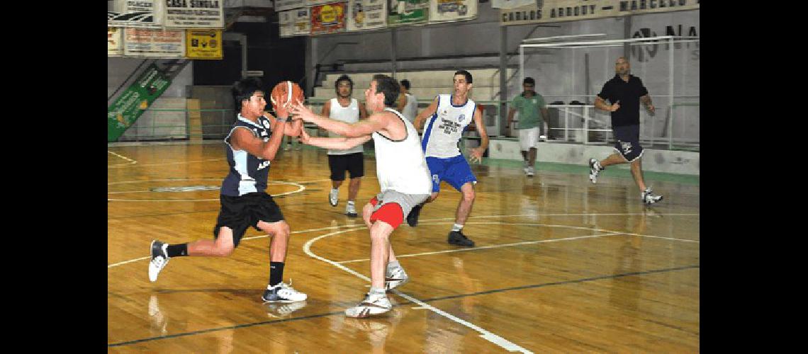 Pueblo Nuevo se entrena de lunes a viernes por la noche en el Juan Manolio Marcelo Kehler 