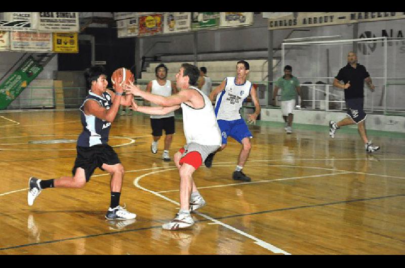 Pueblo Nuevo se entrena de lunes a viernes por la noche en el Juan Manolio Marcelo Kehler 