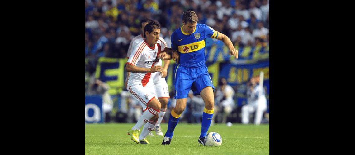 MartÃ­n Palermo marcÃ³ un gol y fue la figura de la cancha TÃ©lam 