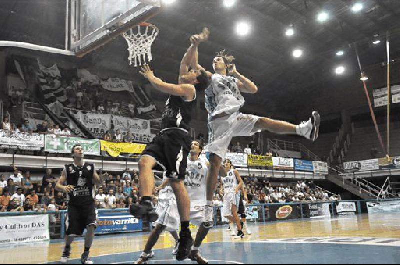 El equipo de Irineo Galli en forma trabajosa logrÃ³ el viernes su primer triunfo del aÃ±o en la Liga Nacional B de BÃsquetbol Marcelo Kehler 