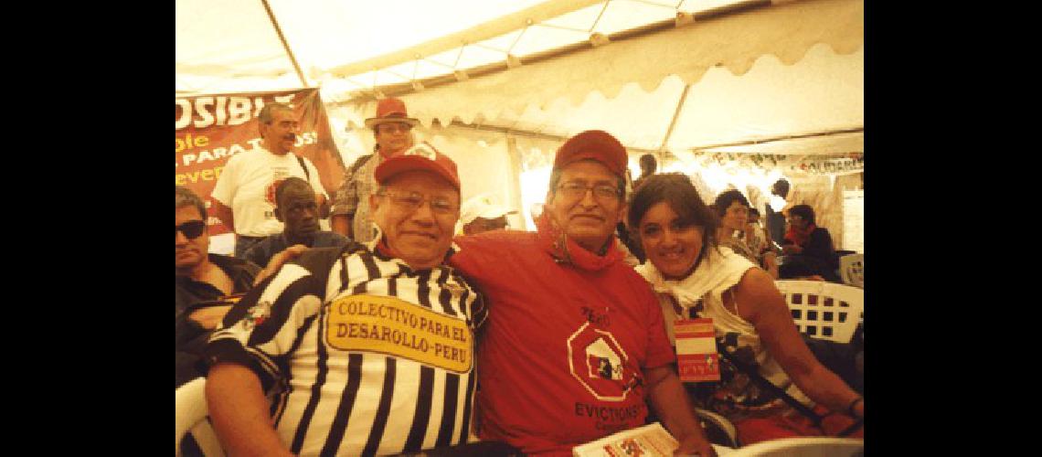 Junto con luchadores sociales peruanos 