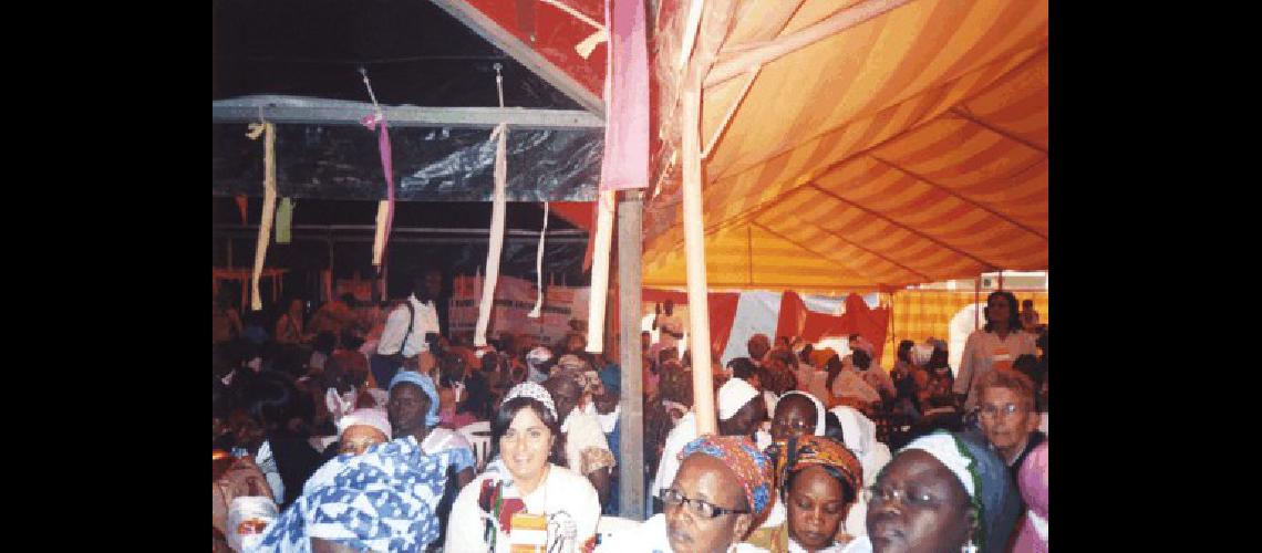 El arranque de la marcha inicial Las banderas de Africa resiste Fotos- gentileza Marcela Guerci 