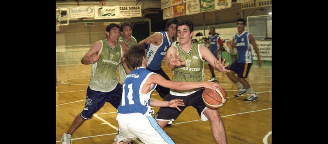 El equipo de OlavarrÃ­a jugÃ³ anoche un partido amistoso preparatorio ante Pueblo Nuevo Claudio MartÃ­nez 