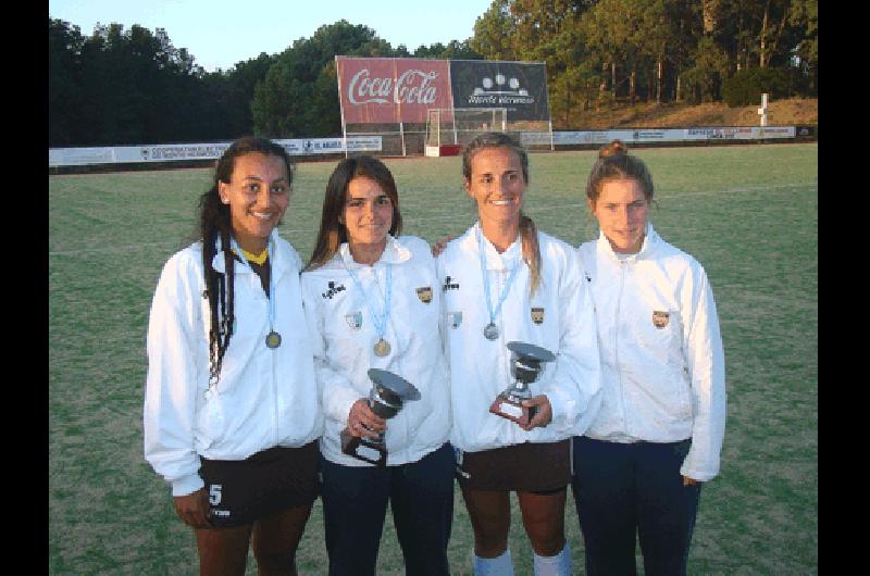 Eugenia Palacio LucÃ­a Emiliozzi Natalia Alcaza y Delfina Gregorini brillaron en la selecciÃ³n tandilense Prensa CAE 