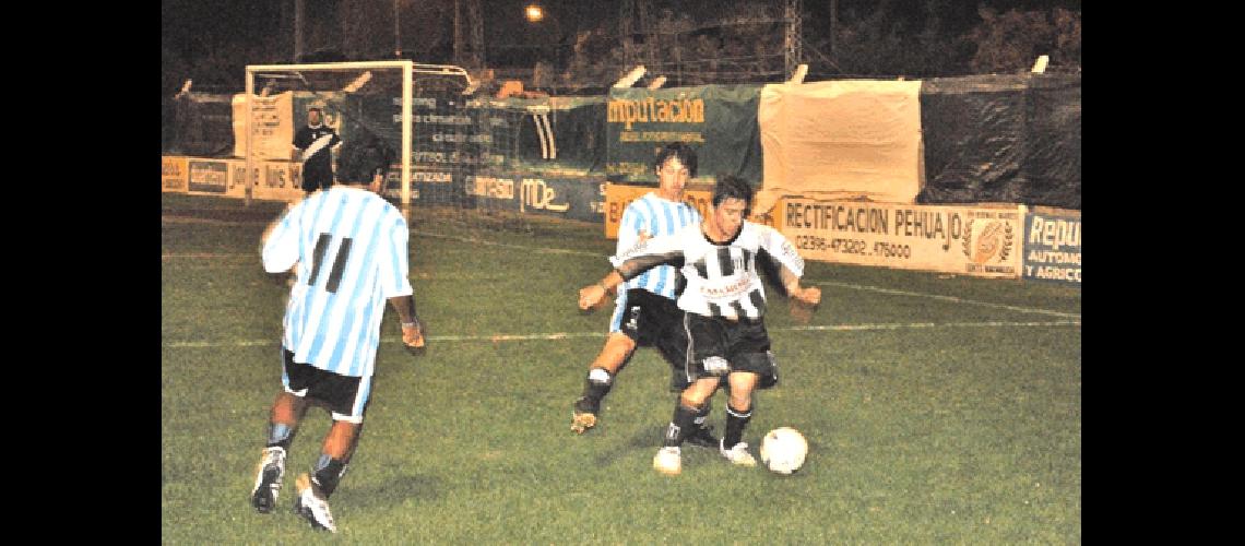 Sergio Bertellys autor de un golazo para el segundo de Newbery Agencia 