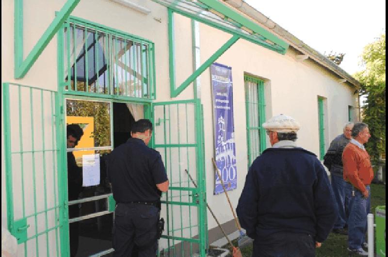 Personal policial se hizo presente en el lugar para preservar el lugar del hecho Agencia 