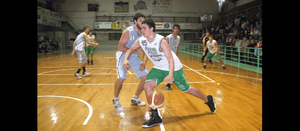 Con el triunfo ante Racing el albiverde consiguiÃ³ tres victorias en cadena Claudio MartÃ­nez 