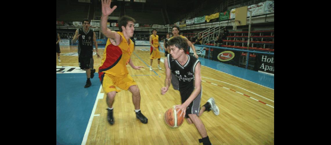 El equipo bataraz no pudo ante Bahiense del Norte en el Gran Gimnasio del Parque Carlos Guerrero 