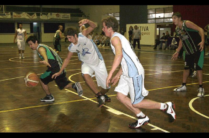 El equipo albo ganÃ³ con claridad ante Villa Mitre por 60 a 48 