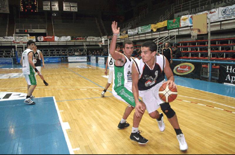 El alero bataraz MartÃ­n Miner fue el goleador del partido con 30 puntos Claudio MartÃ­nez 