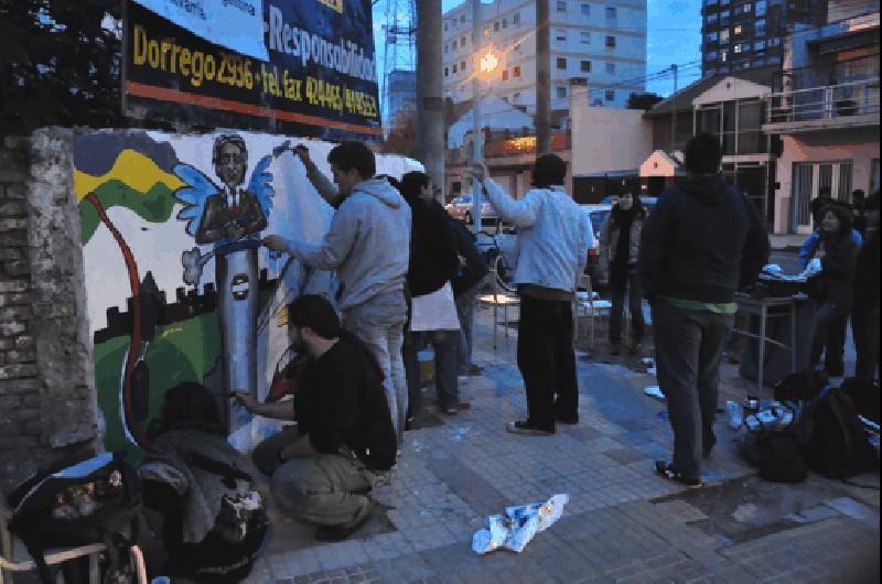 Los jÃ³venes pintaron un mural en Lamadrid y Dorrego Marcelo Kehler 