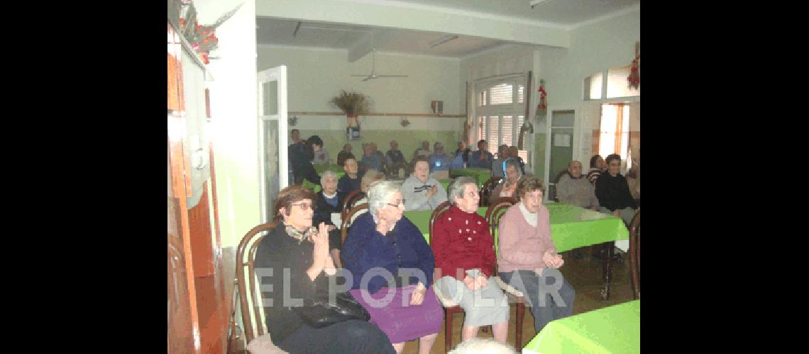 Los abuelos revivieron la fiesta del aniversario de Laprida 