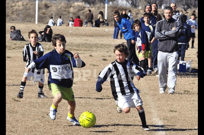 El torneo se lleva a cabo en el campo de deportes Adolfo Arouxet Lucas Pagano 