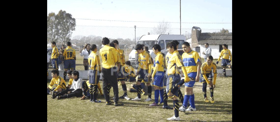 AdemÃs de los combinados lamatritenses y de la zona probaron suerte los chicos de la FundaciÃ³n AtlÃ©tica San CristÃ³bal (Venezuela) que desde hoy estarÃn en OlavarrÃ­a 