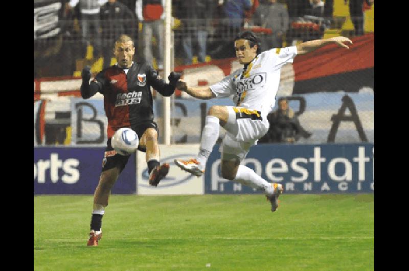 ColÃ³n ganÃ³ en BahÃ­a Blanca y se sumÃ³ al lote de punteros que tiene el torneo Apertura AFP 