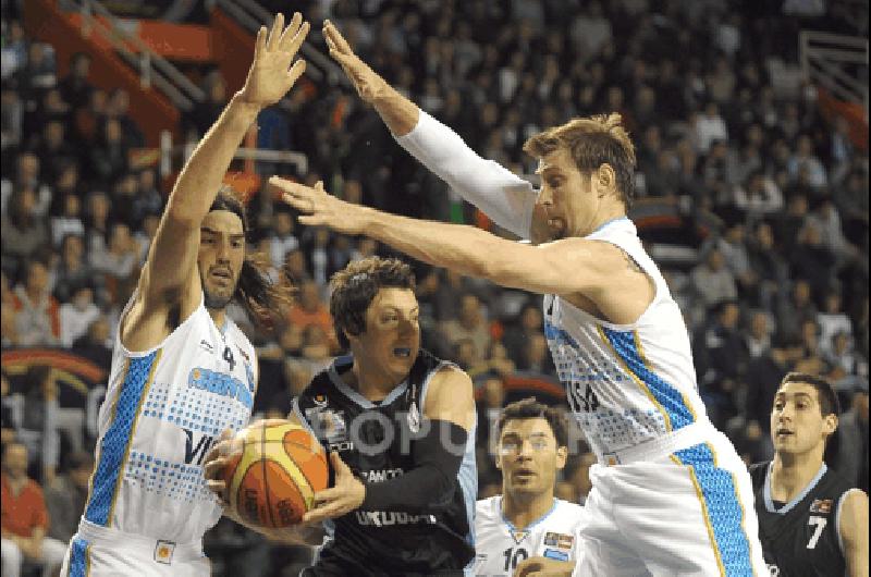 Luis Scola y AndrÃ©s Nocioni fueron dos de las figuras argentinas en el triunfo ante Uruguay TelÃm 