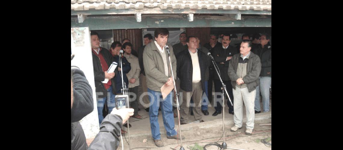 Sergio Pardal llevÃ³ el agradecimiento de todo el pueblo de Laprida a bomberos policÃ­as y hospitales 