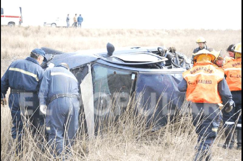 El auto quedÃ³ prÃ�cticamente destrozado por los golpes Principalmente en su parte trasera Agencia 