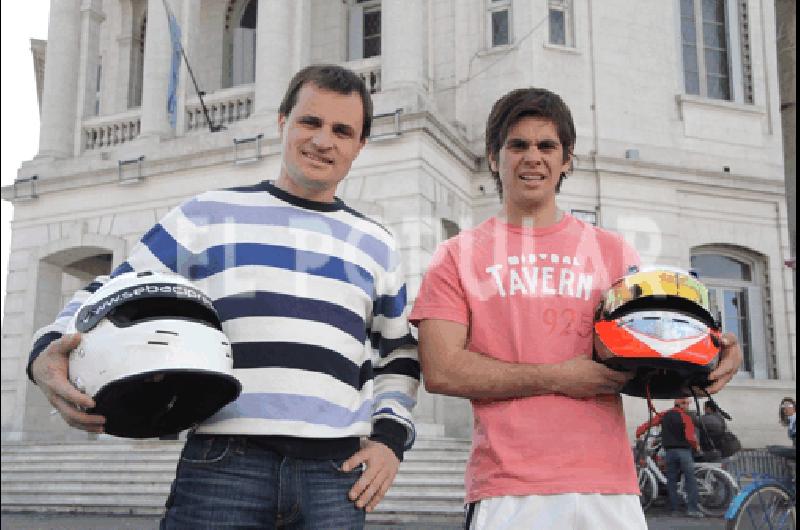 SebastiÃ�n CiprÃ©s (Ford) y AgustÃ­n Herrera (Chevrolet) frente al Palacio San MartÃ­n Los dos pilotos de OlavarrÃ­a llevarÃ�n el clÃ�sico de marcas al TC Pista este domingo en el AutÃ³dromo del AMCO Claudio MartÃ­nez 