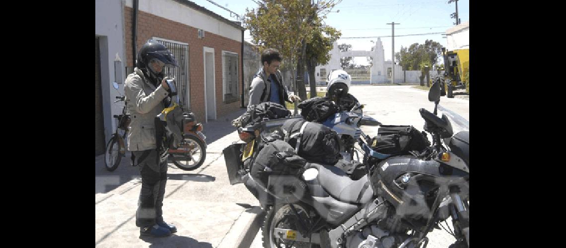 El matrimonio inglÃ©s recorre la Argentina en moto 