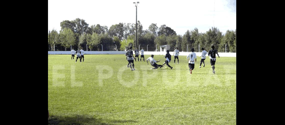 La Quinta divisiÃ³n de Ingeniero salvÃ³ la ropa y goleÃ³ a Jorge Newbery por 6 a 1 Este fue el Ãºnico resultado favorable para los de La Madrid 