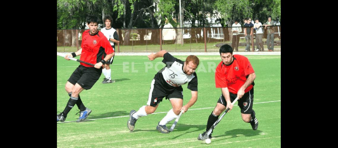 El equipo de primera cayÃ³ en su debut como local en el cÃ©sped sintÃ©tico Marcelo Kehler 