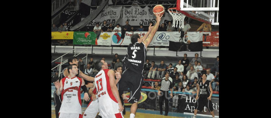 El equipo albinegro viene de derrotar el pasado viernes como local por 77-48 a Independiente de Tandil Archivo 