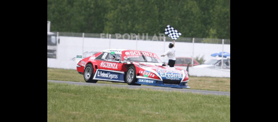 Crusitta se retirÃ³ ganador de La Plata y siendo lÃ­der de la Copa CoronaciÃ³n del TC Mouras Foto ACTC 