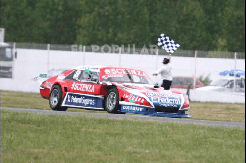 Crusitta se retirÃ³ ganador de La Plata y siendo lÃ­der de la Copa CoronaciÃ³n del TC Mouras Foto ACTC 