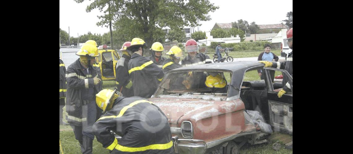 Participaron bomberos de La Madrid y llegÃ³ un representante del Cuartel de Laprida 