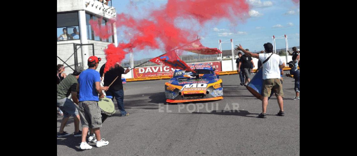 Mucho color en la consagraciÃ³n de Guillermo Otero como tricampeÃ³n 