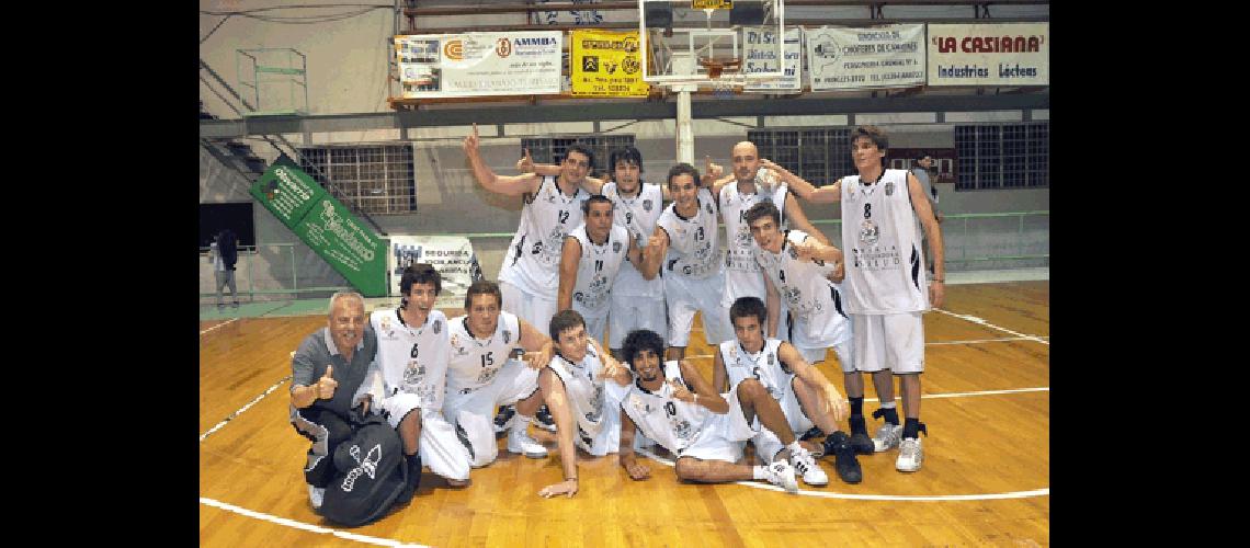 El equipo bataraz festejÃ³ anoche su tÃ­tulo 2011 en el gimnasio Juan Manolio Carlos RamÃ­rez 