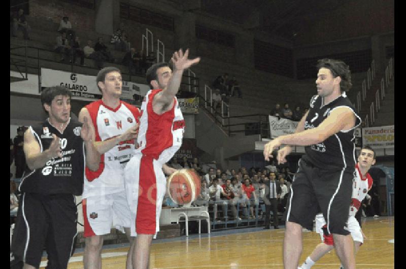 En el partido disputado en OlavarrÃ­a Estudiantes aplastÃ³ a los serranos por 77 a 48 Archivo 