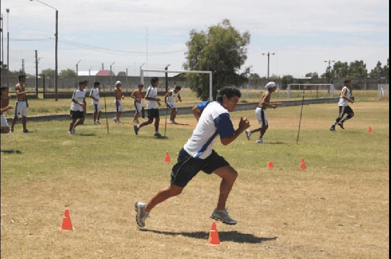 El plantel trabajÃ³ duro en el complejo Adolfo Arouxet Enrique Zelaya 