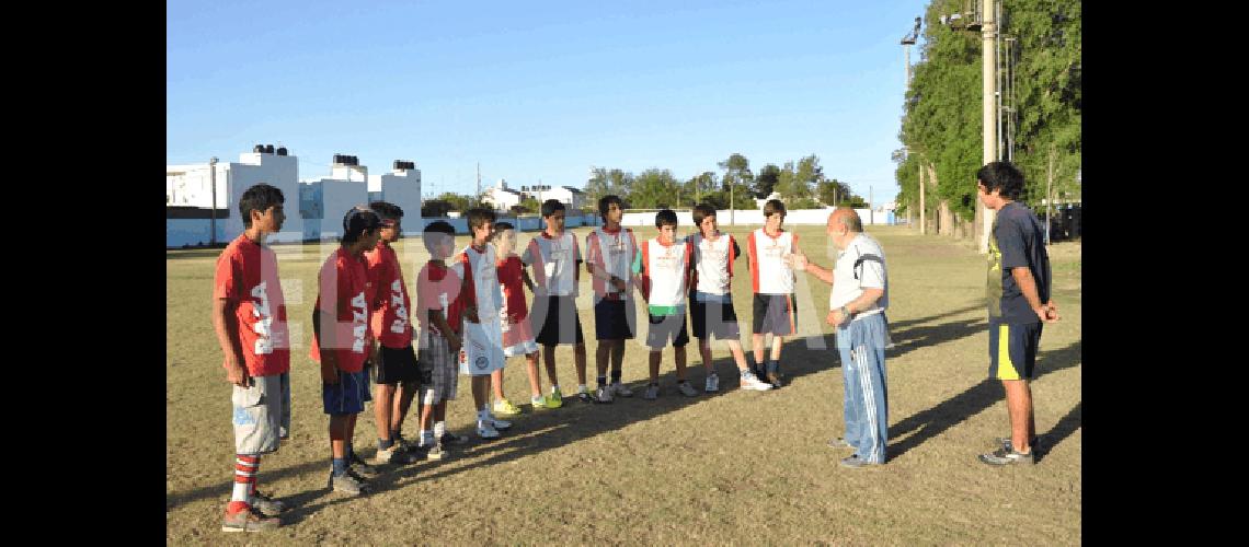 El equipo ultima los detalles antes de participar en el certamen Carlos RamÃ­rez 