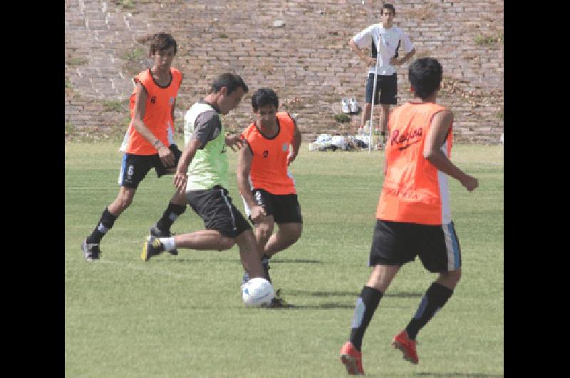 Juan JosÃ© Longhini tuvo un buen desempeÃ±o en el partido jugado en el Parque Guerrero Enrique Zelaya 