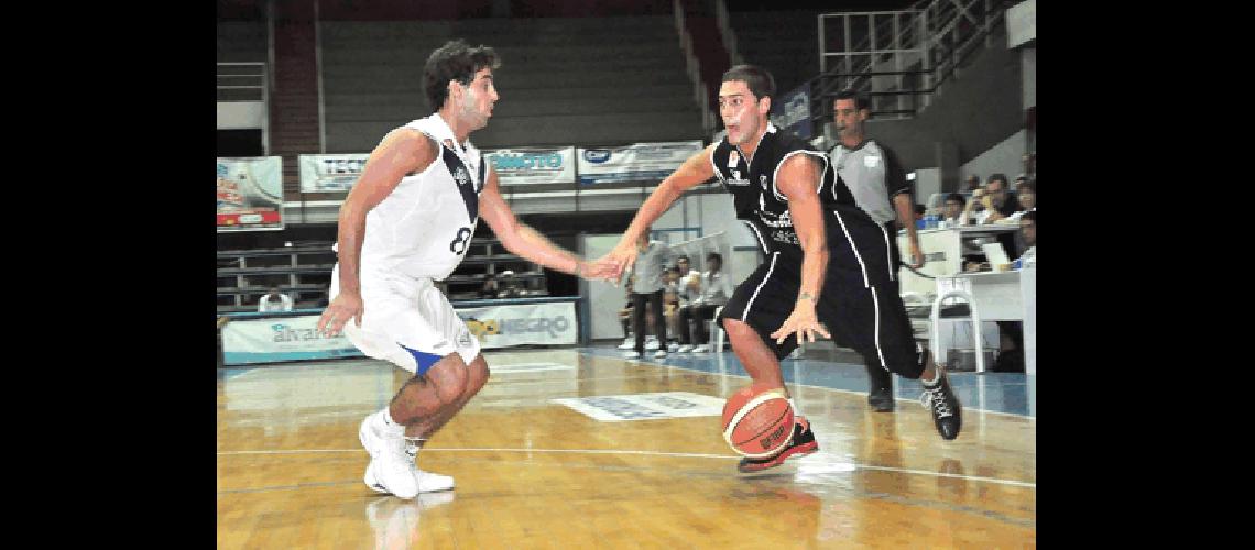 El base marplatense Jonatan Ledesma fue el goleador del Bata y del juego con 19 puntos Marcelo Kehler 