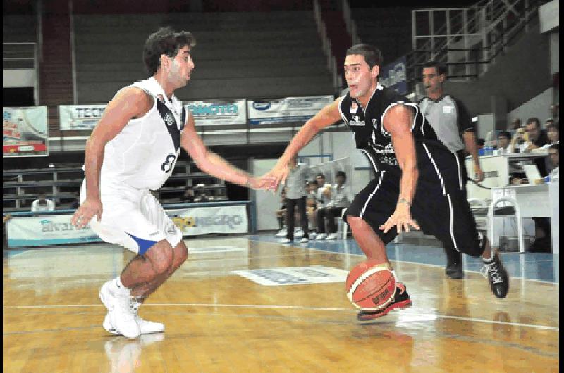 El base marplatense Jonatan Ledesma fue el goleador del Bata y del juego con 19 puntos Marcelo Kehler 