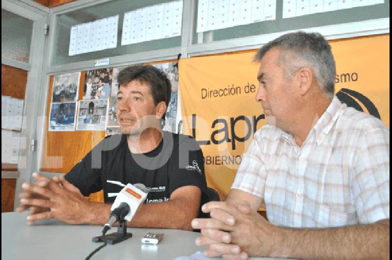 DamiÃ�n Lestarpe y el director de Deportes Pablo Huici Agencia