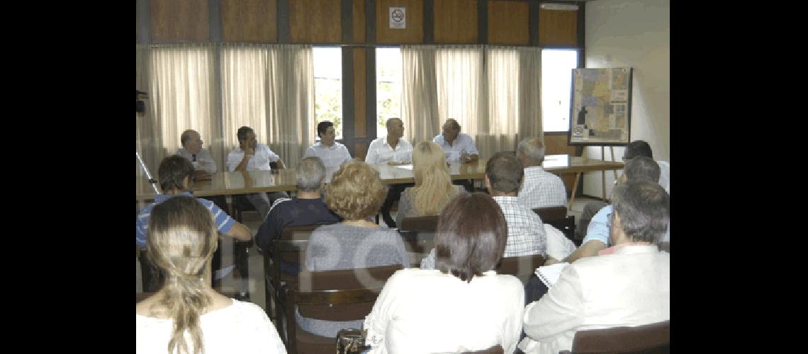 Los intendentes de Daireaux La Madrid y GuaminÃ­ explicaron las razones de la negativa Archivo 