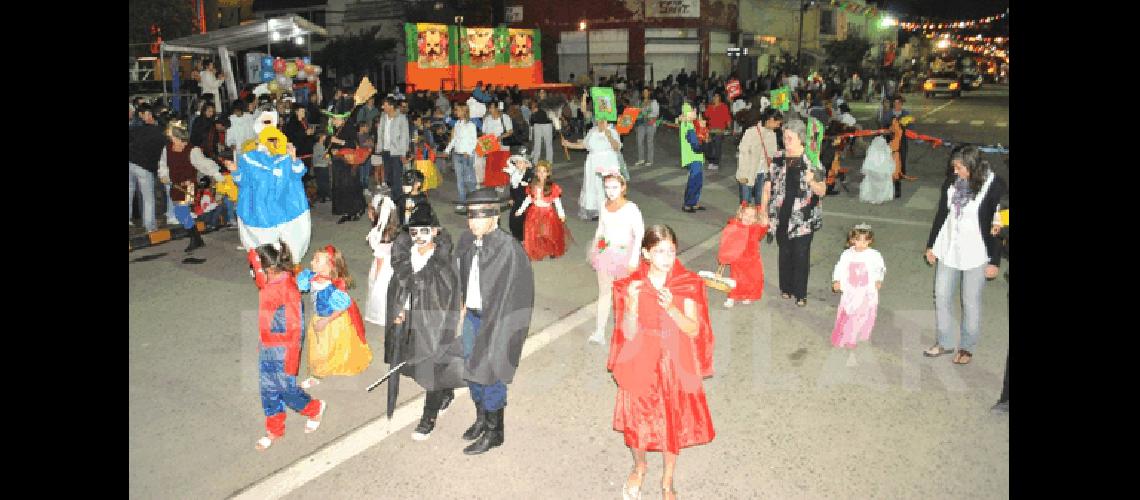 Los pequeÃ±os que representaron a la Biblioteca Popular Laprida 